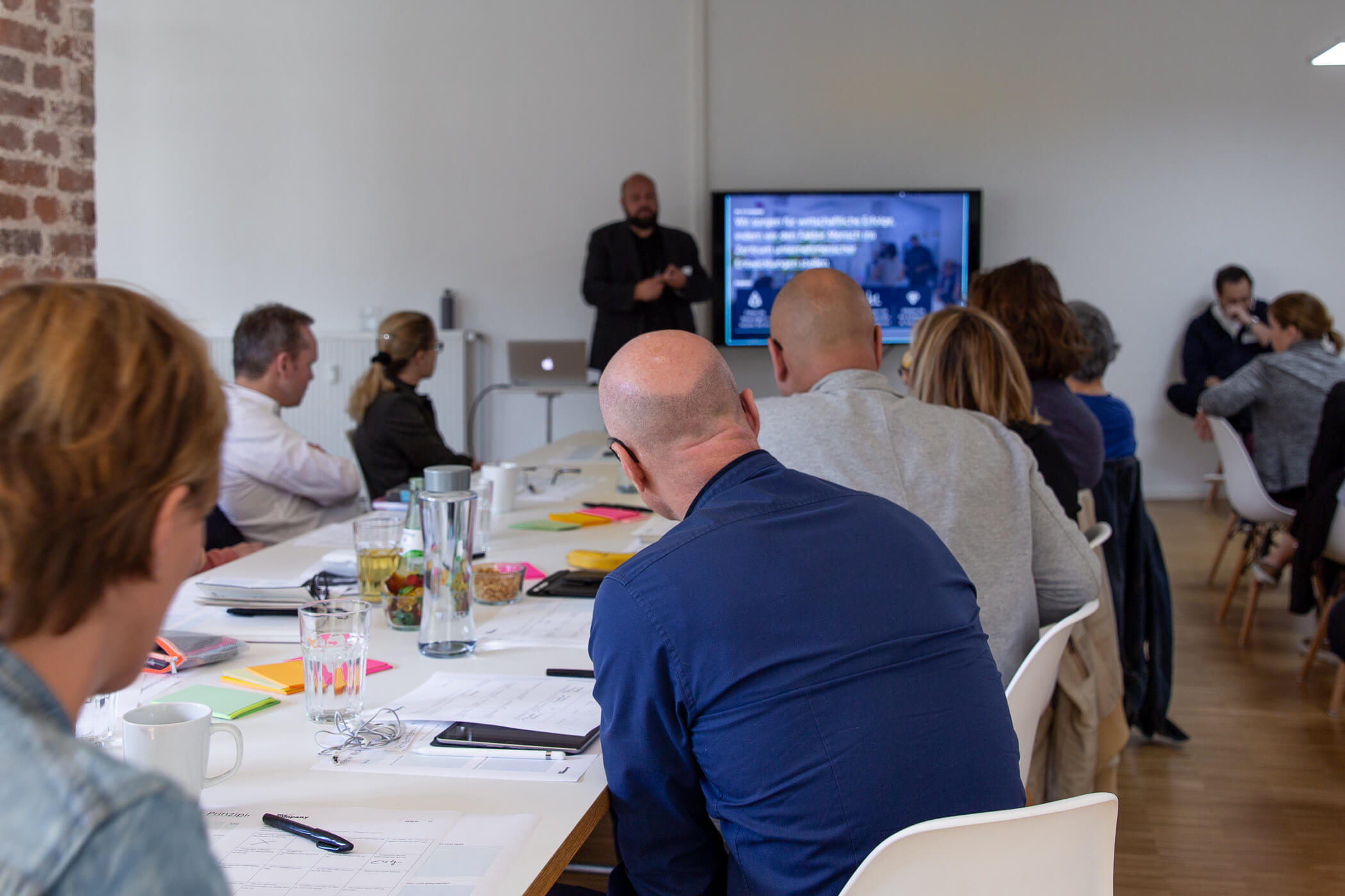 Eine Gruppe agiler Vorreiter beim Kickstarter New Work Pioniere