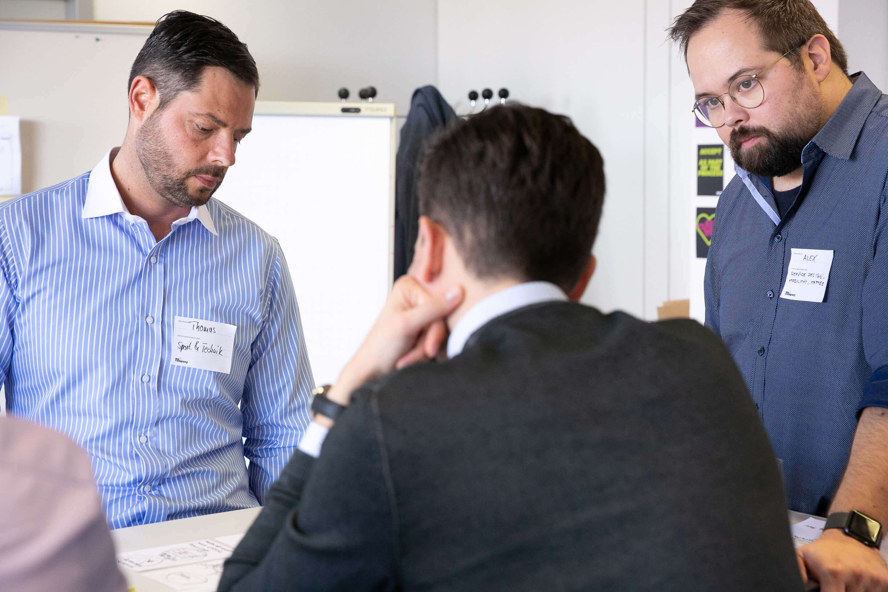 Alex von Me & Company als moderator bei einem Training für Daimler