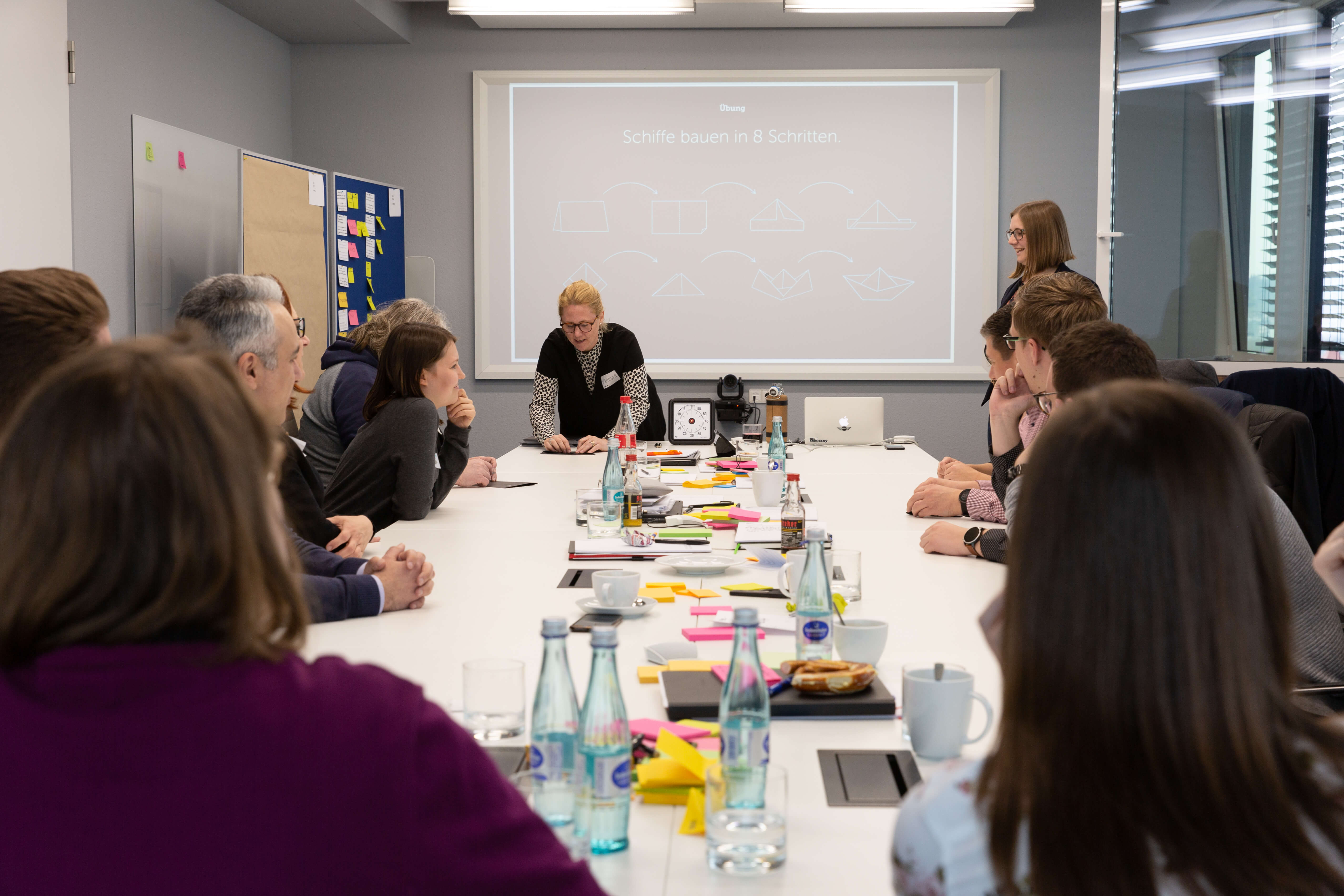 Vanessa von Me & Company moderiert das Agile Driver Programm bei der Takkt AG