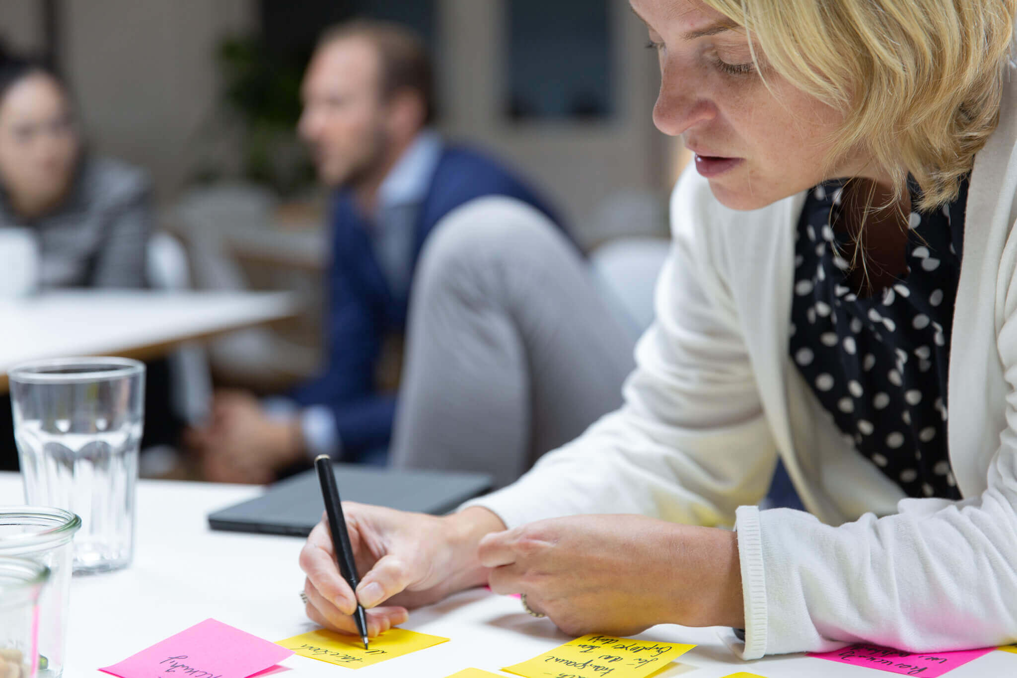 Teilnehmerin eines Sprints bei Me & Company zum Thema Digitale Transformation